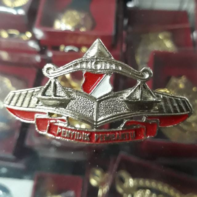 Lencana Penyidik pembantu