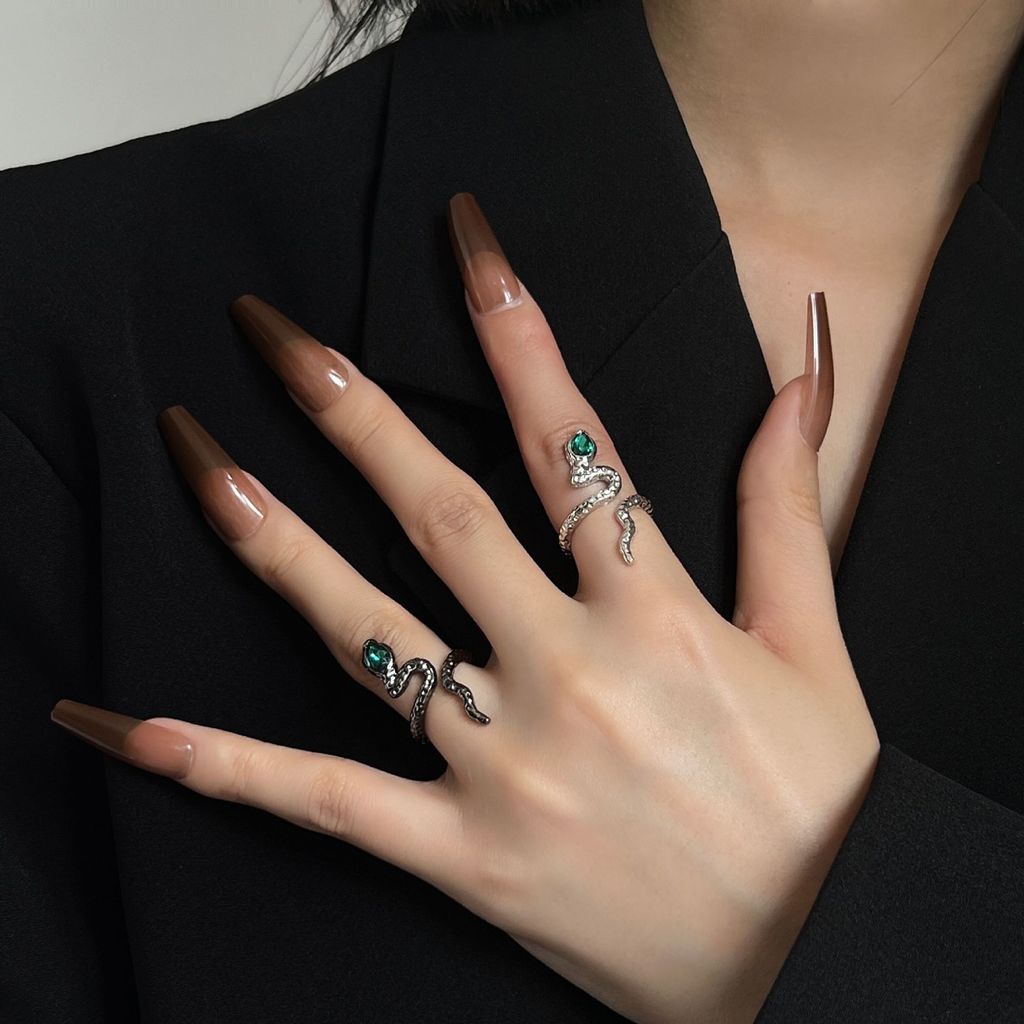 Cincin Model Terbuka Desain Ular Gaya Mewah / Trendy Untuk Wanita