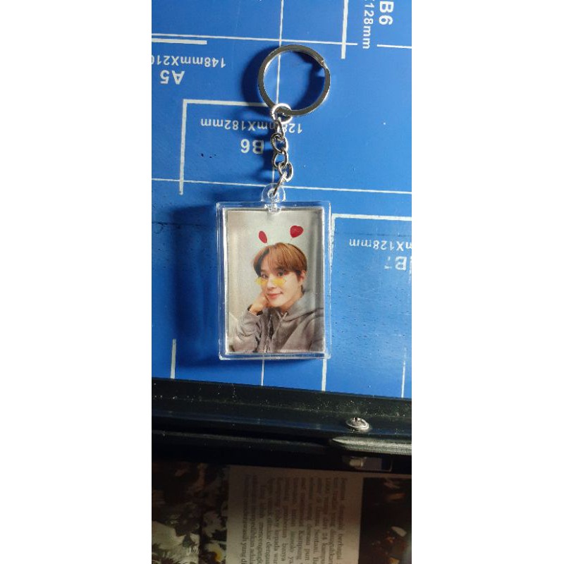 Gantungan Kunci Keychain Insert Akrilik Kpop Custom