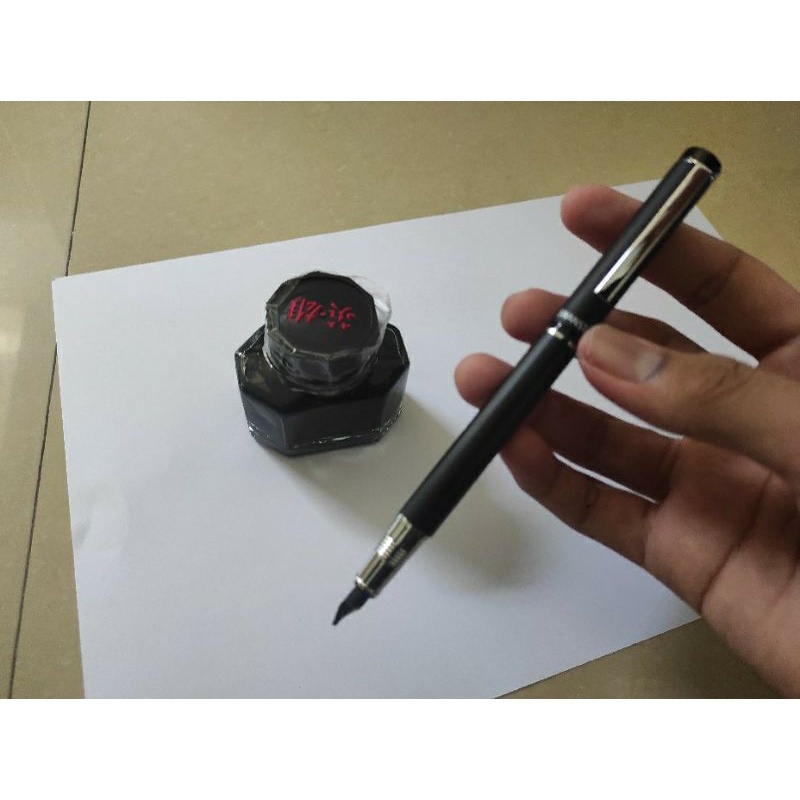 

assalamualaikum,,,selamat datang ditoko kami, satu set paket hemat peralatan menulis lengkap Pena