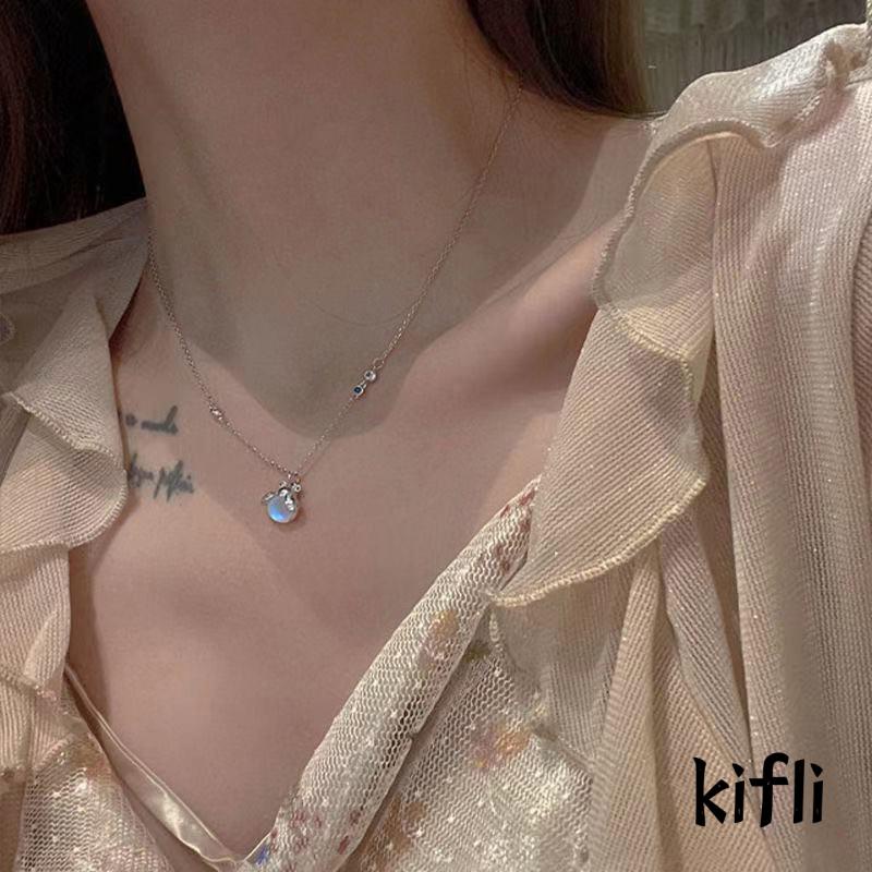 Kalung Rantai Klavikula Desain Kunangkunang Aksen Moonstone Untuk Hadiah Ulang Tahun Wanita