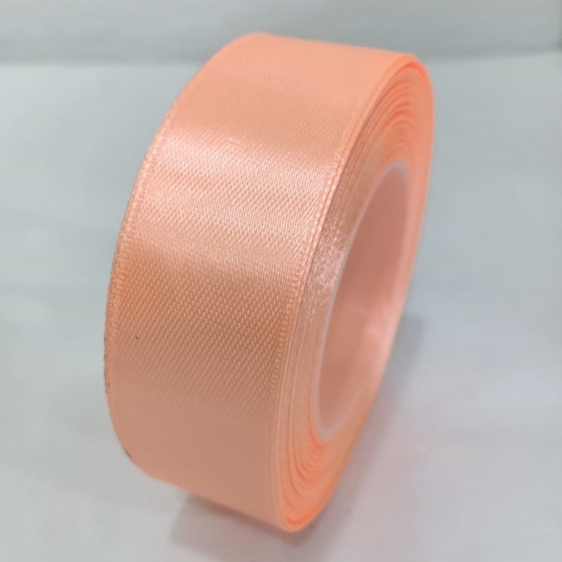 

Pita satin salem 1 inch 2.5 cm Per roll Pita kado pita