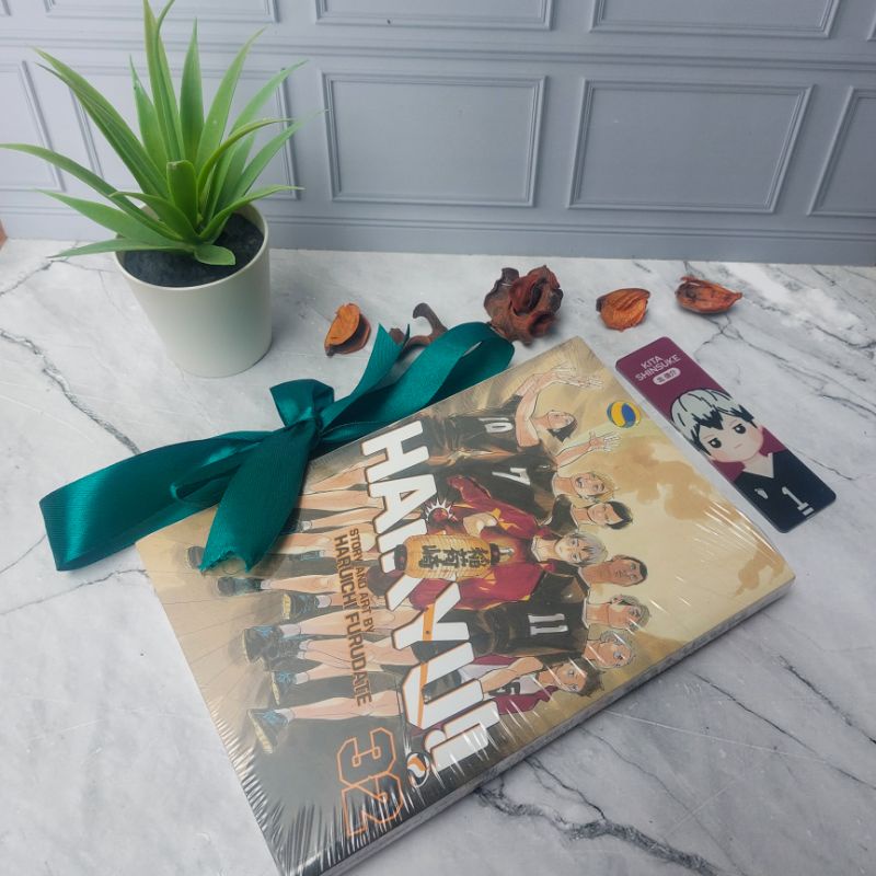 NEW and Sealed Manga Haikyu vol 2 Eng (bonus bookmark)