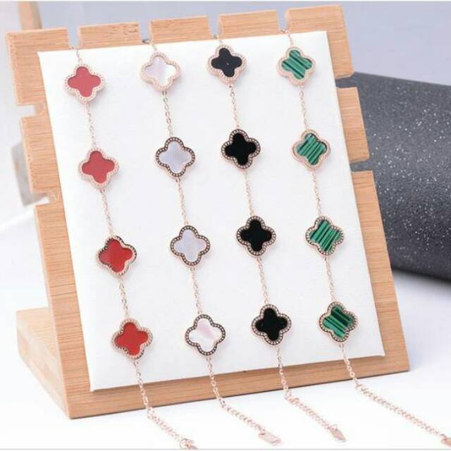 GG Gelang Tangan Aksen Daun Semanggi Titanium#GT-L*VWW