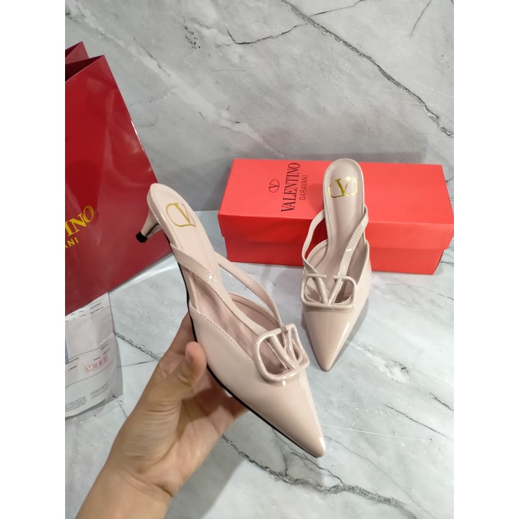 Heels wanita Va 15