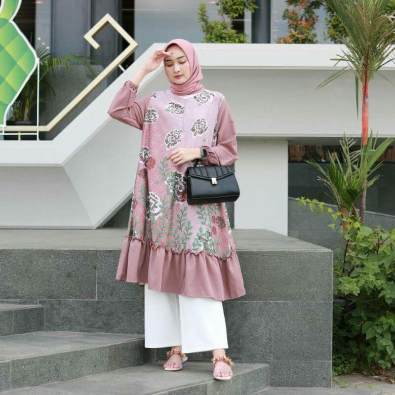 NINA TUNIK