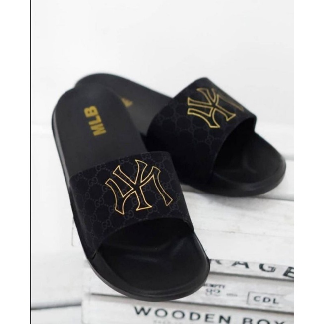 SANDAL SLOP Nk mlb || sandal slip-on pria&amp;wania KUALITAS PREMIUM ,ENAK DIPAKEK NYAMAN DI KAKI,,!!!!