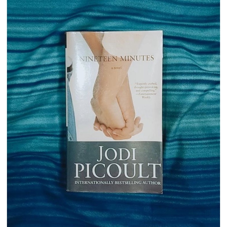 [Preloved] ORIGINAL Nineteen Minutes - JODI PICOULT  (English Novel) Novel Inggris