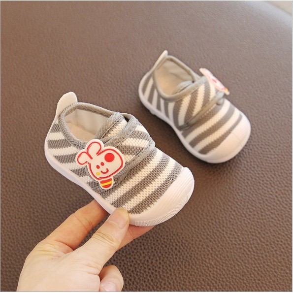 B19 - Sepatu cit-cit bayi / anak import motif bee stripes