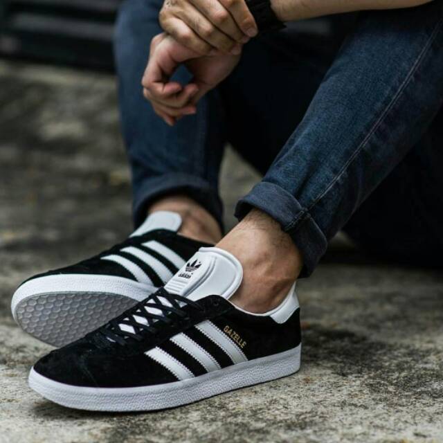 DISKON  (ORIGINAL) SEPATU ADIDAS GAZELLE VINTAGE BLACK/WHITE SALE TERMURAH