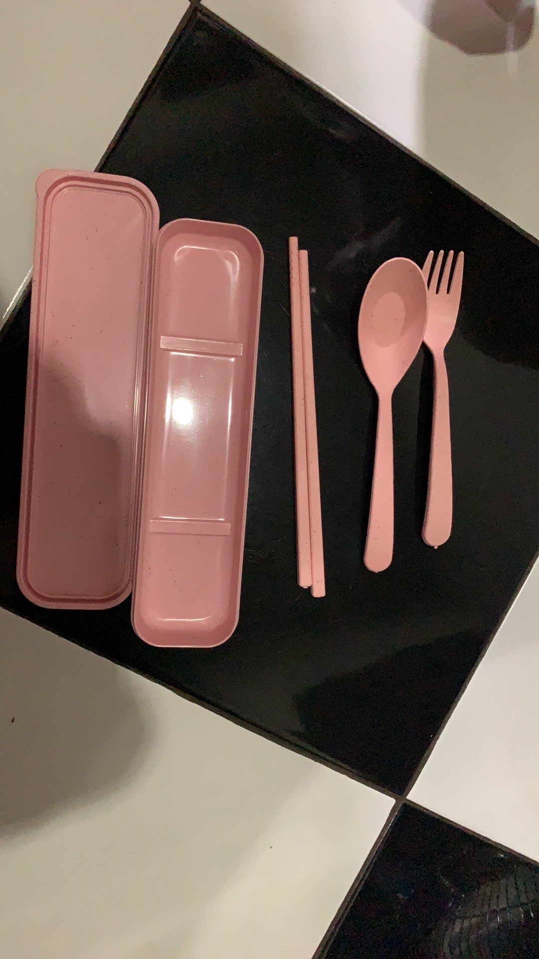 Set Alat Perlengkapan Makan Sendok Garpu Sumpit Set + Pouch Portable