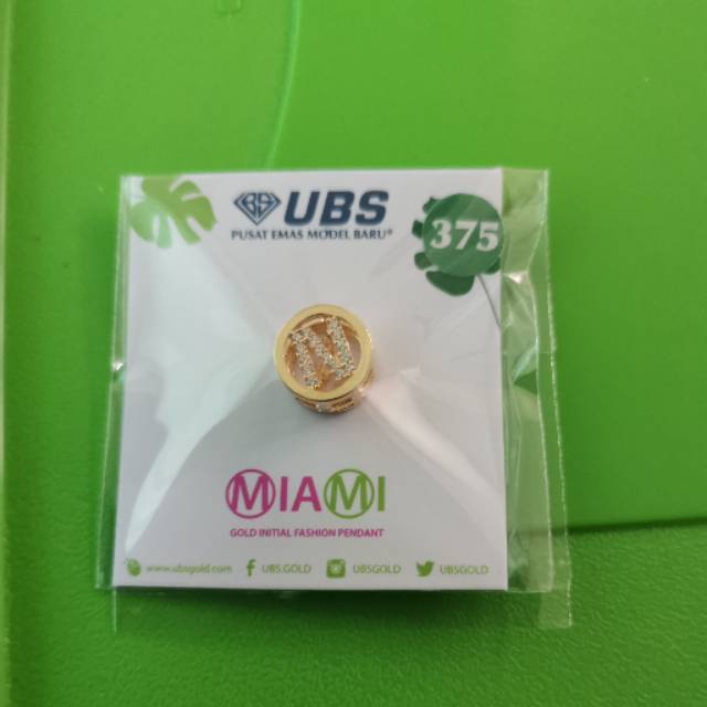 Charm MIAMI huruf N kadar 375 UBS