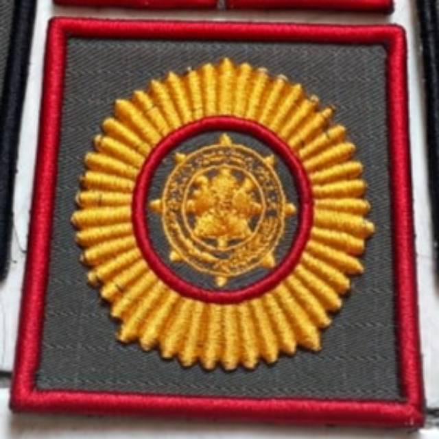 Tanda jabatan bordir timbul