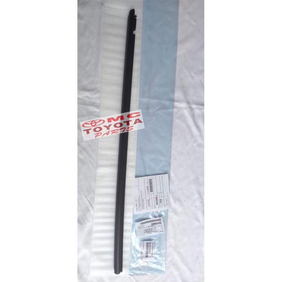 Pelipit Pintu / Karet Kaca Luar Belakang Kanan Sienta 68180-0D280