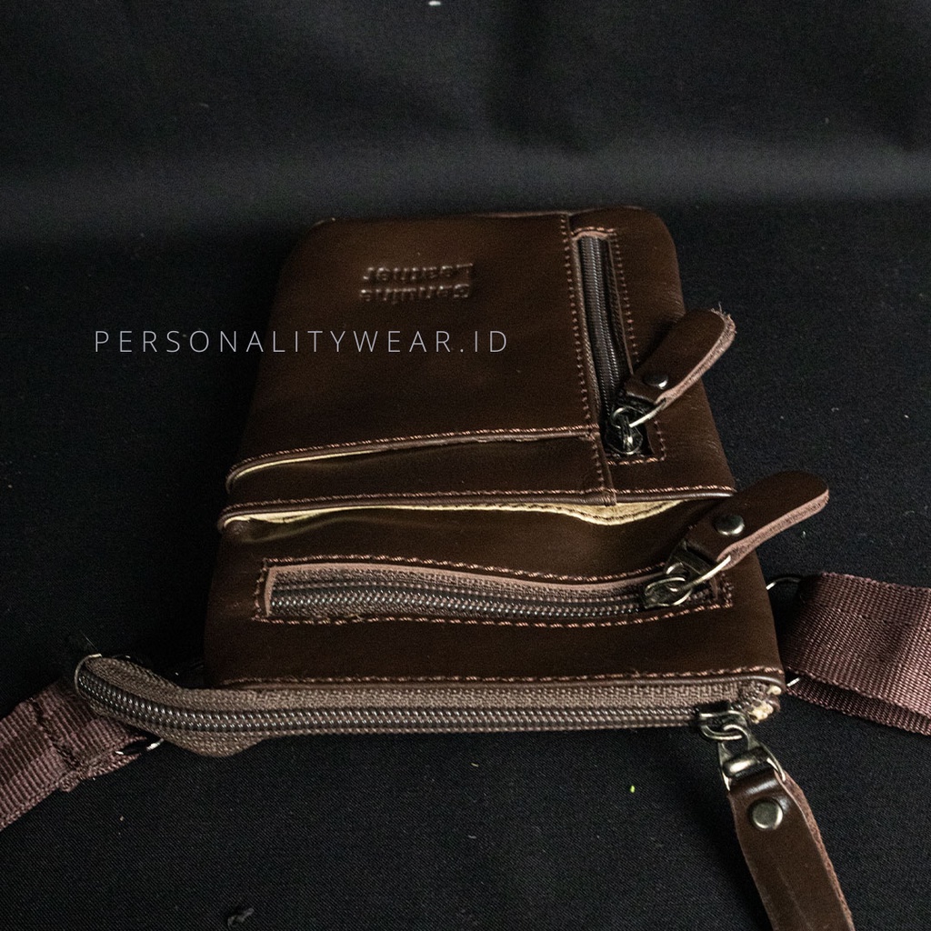 Tas Selempang Travel Pouch Hanging Wallet Kulit Simpel untuk Passport HP Gadget THE CORE