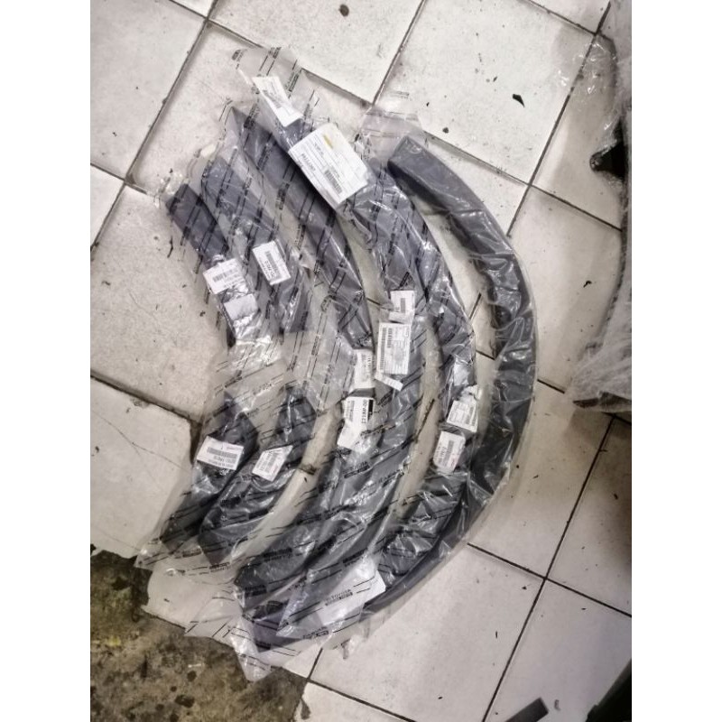 Bodykit innova Venturer full set 15pcs