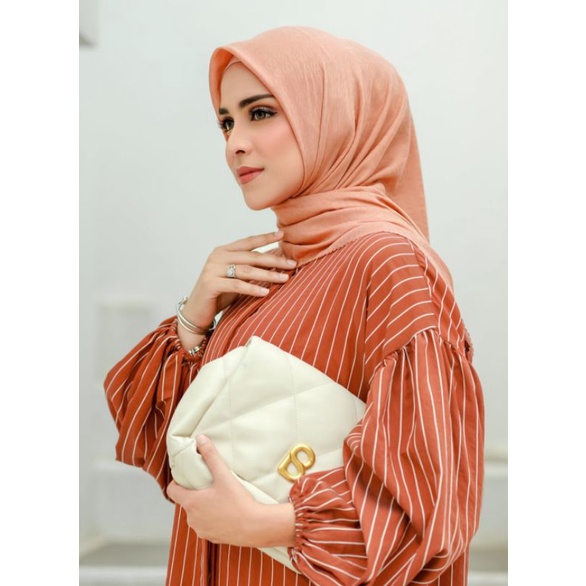 Buttonscarves Tapis Embossed Cantaloupe