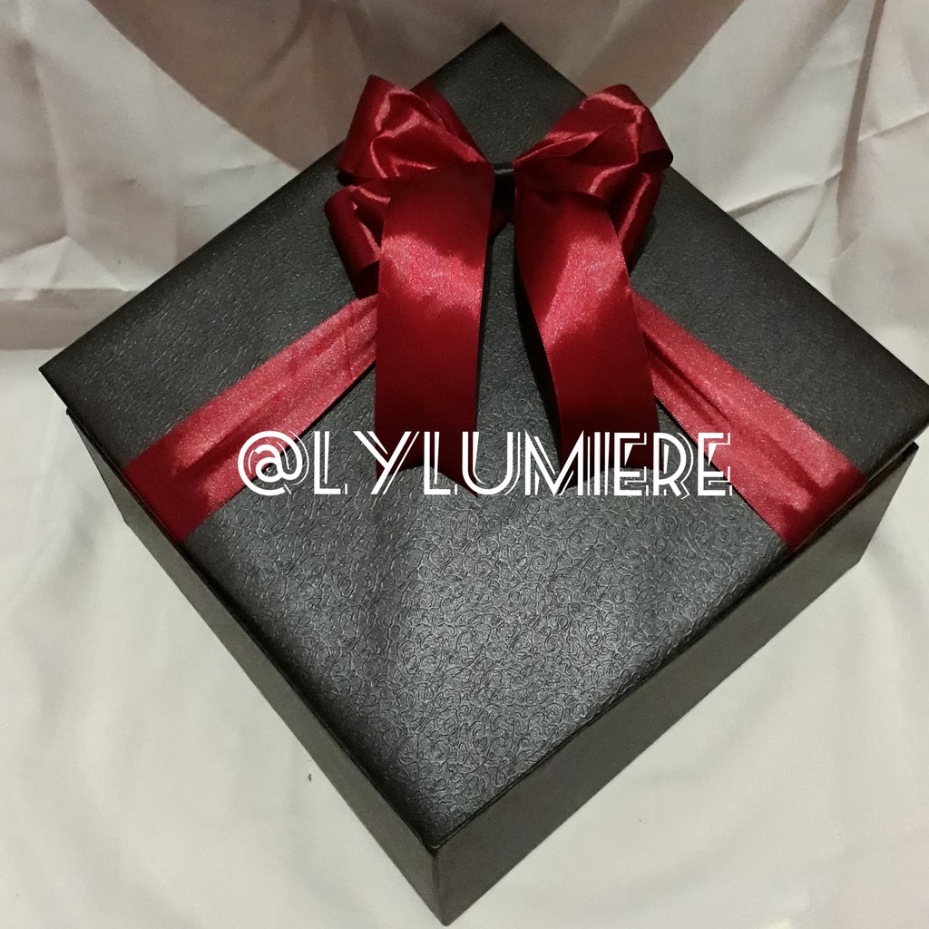 

birthday gift box kotak kado hampers 30x30x30