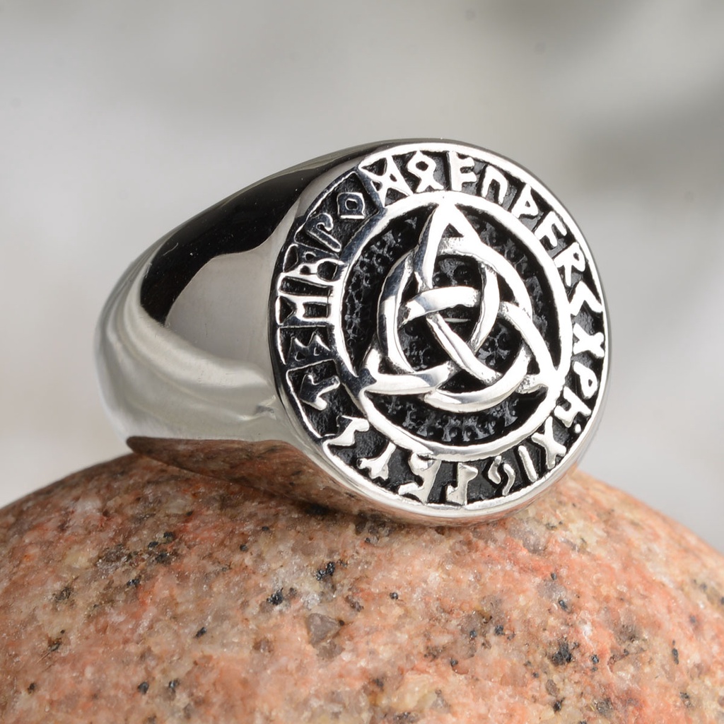 Cincin Gaya Vintage Punk Nordic Celtic Viking Bentuk Segitiga Untuk Pria