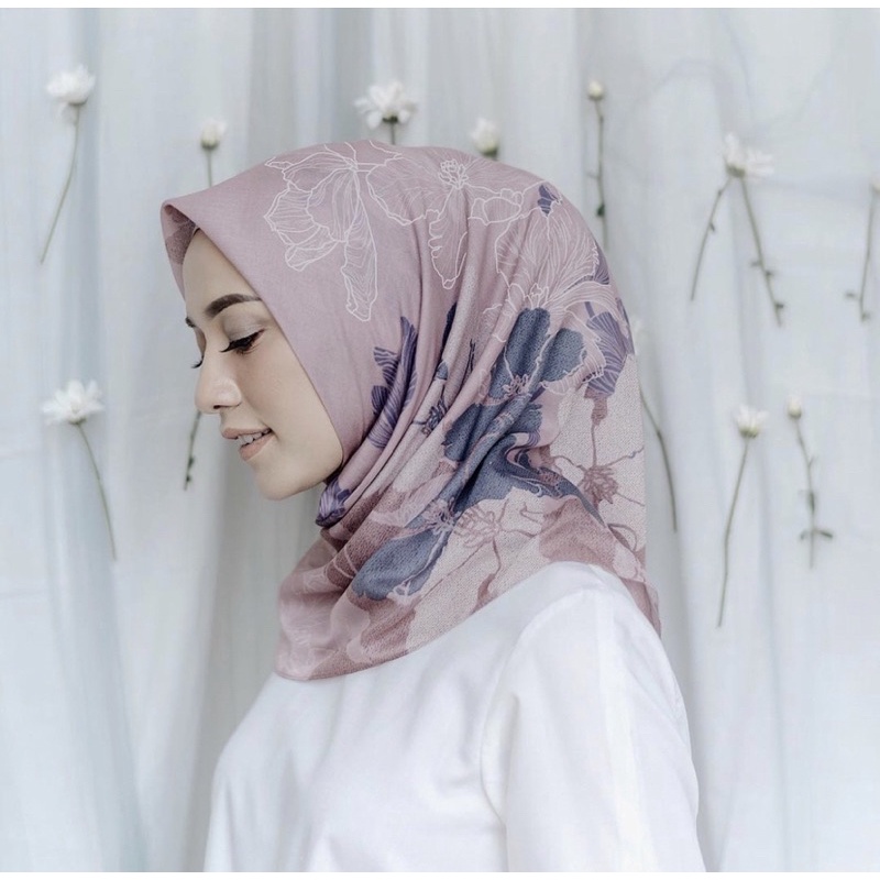PRELOVED  Vanilla Hijab - Winter scarf