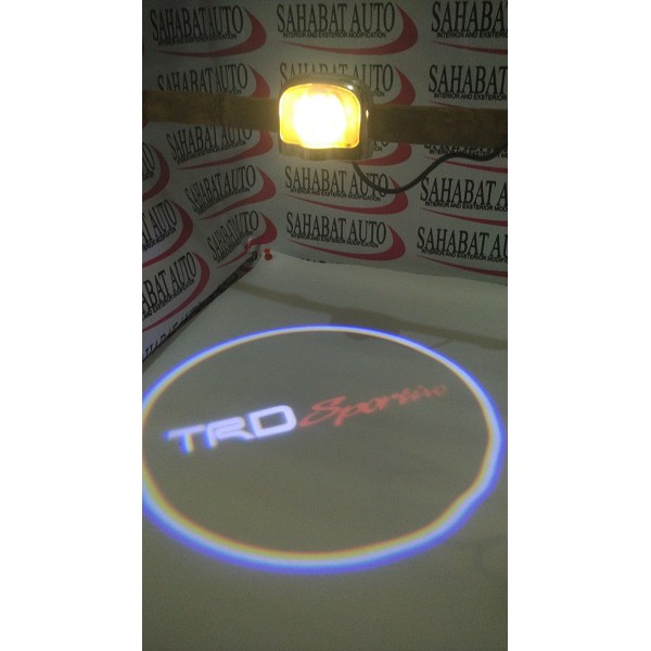 Lampu Logo Pintu Variasi Ekterior TRD Sportivo