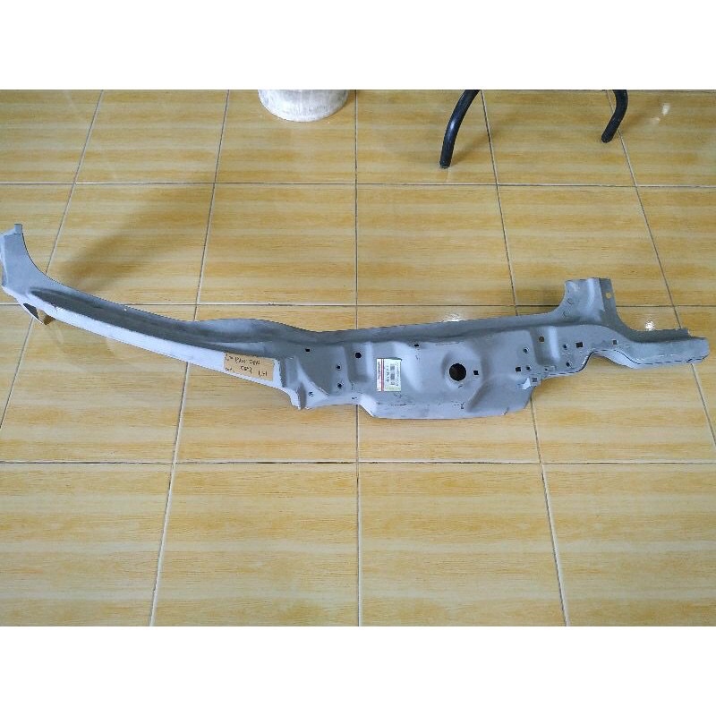 Pilar depan Mitsubishi Colt Diesel Canter komplit dengan lapisan dalam sebelah kiri / kanan MK704170