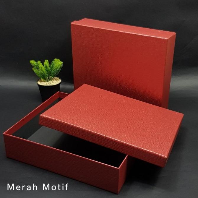 

Sale!!! Box Kotak Kado Murah Kemasan Gift Box Hardbox Uk. 30 Cm X 25 Cm X 7 Cm - Paling Dicari