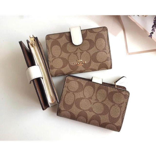 coach medium corner zip wallet