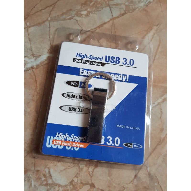 usb 1,9tb (tera byte) atau 1900gb