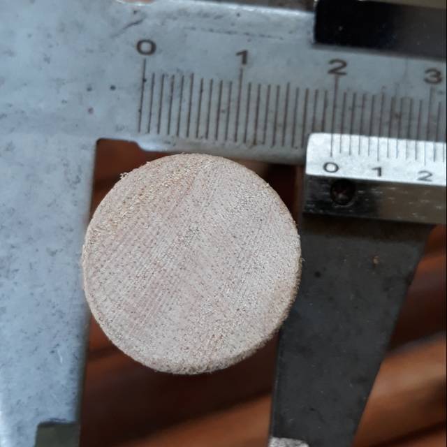 Dowel kayu diameter 2cm panjang 75cm
