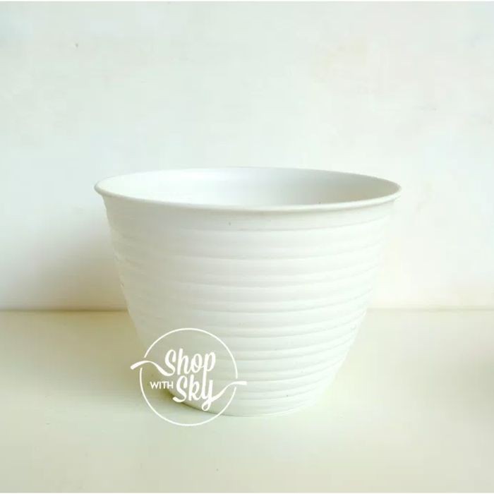 Pot Tawon 27 cm Putih Pot Bunga Kekinian Model Minimalis dan Bersih - Tawon Gentong