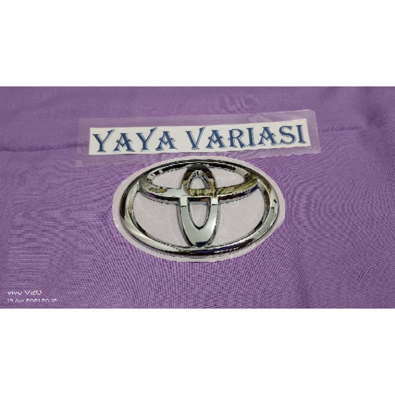 EMBLEM LOGO DEPAN AVANZA VVTI LAMA 2006/2011