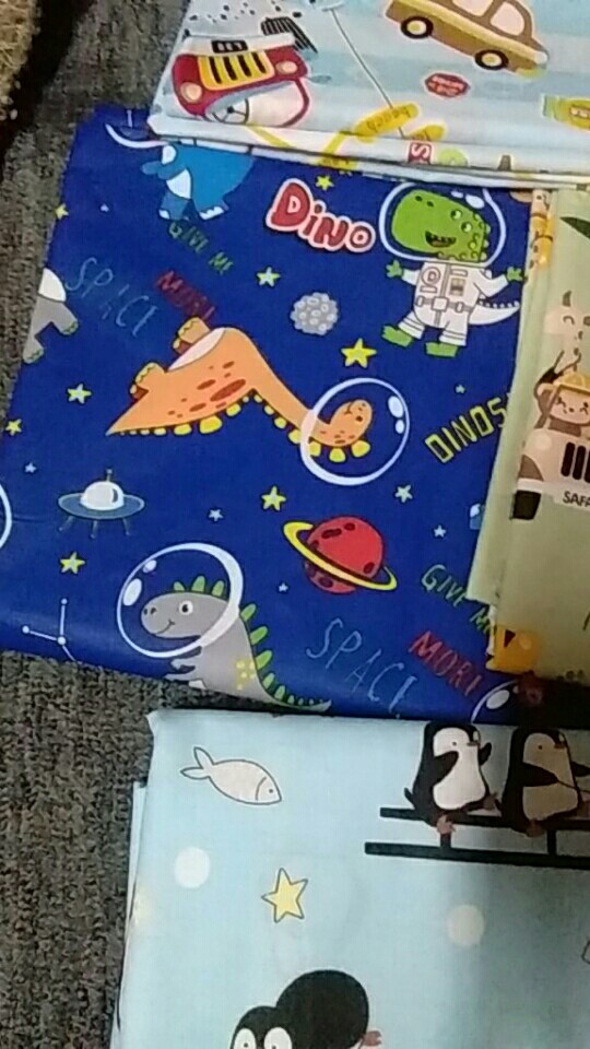 Astrodinaut - Kain Sprei Katun Lokal Meteran Carlotta