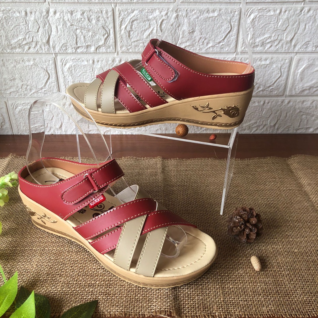 WEDGES SLOP MERAH 2 SANDAL WANITA CEWEK KECE POPULER SENDAL SLOP TERMURAH HAK 5CM SLOP KOKOP CASUAL SALE PROMO Sandal Wanita Wedges Korean Style Elegant Wedges Wanita Sandal Selop / Slop Karet Kekinian Murah Casual