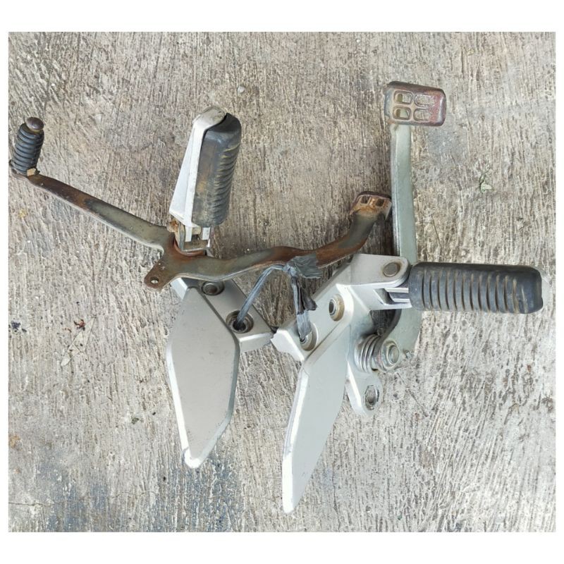 Footstep Vixion Old Original