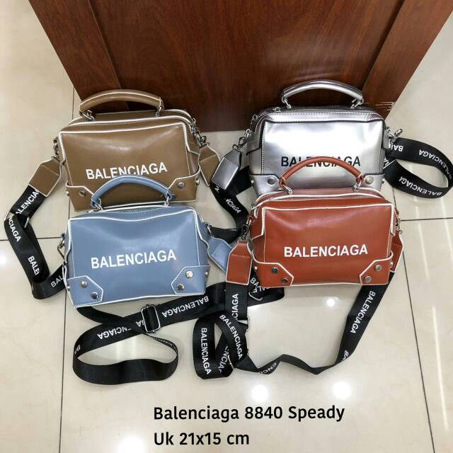 

Balenciaga 8840 Speady Uk 21x15 cm 2 pcs bisa 1 kg