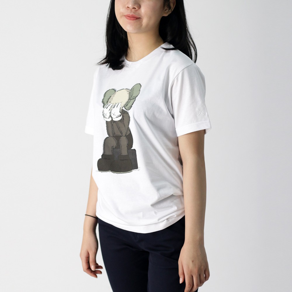  KAOS  WANITA  CEWEK STREETWEAR UNIQLO  X KAWS WOMAN T 