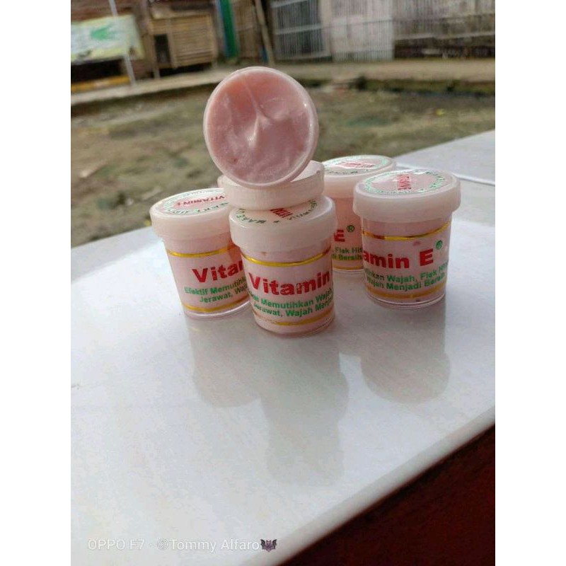 vitamin E cream wajah glowing