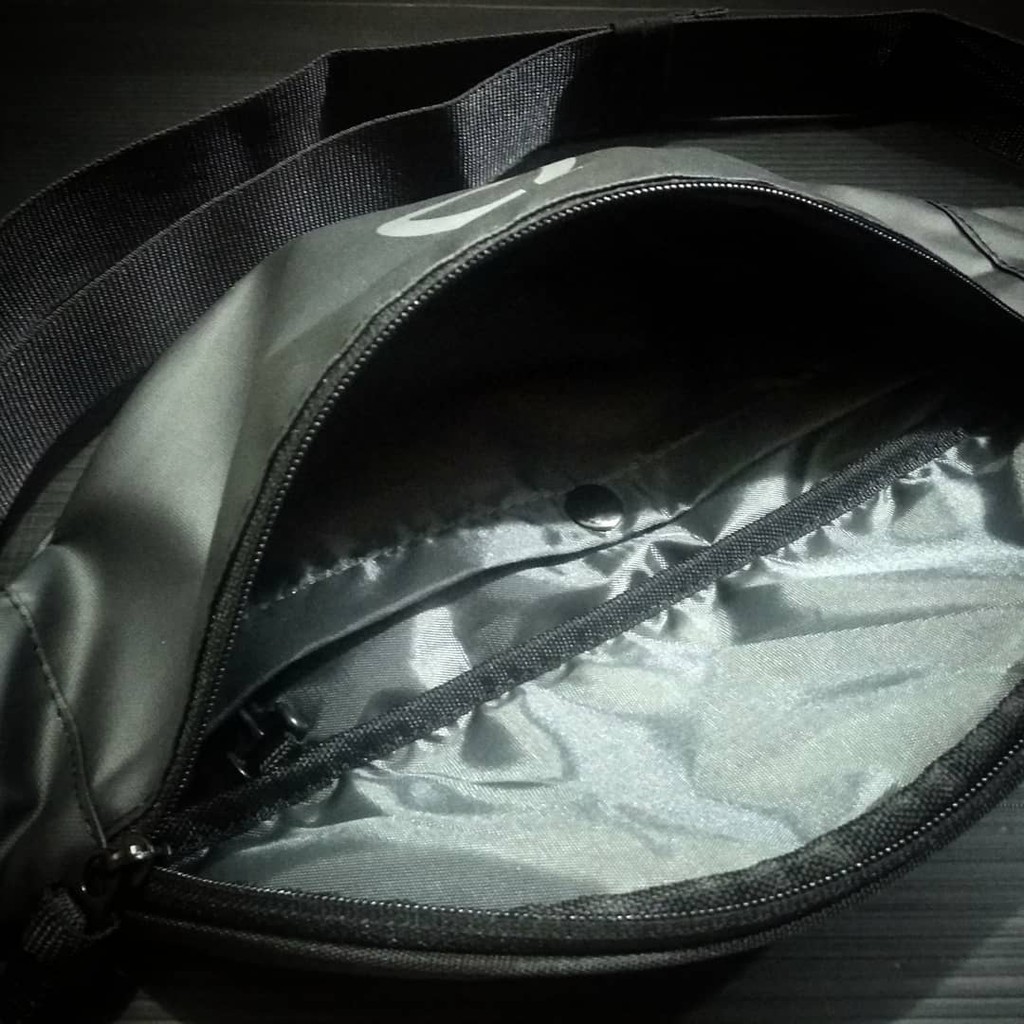 TAS PINGGANG ORTUSEIGHT TECH BAG - BLACK/GREY