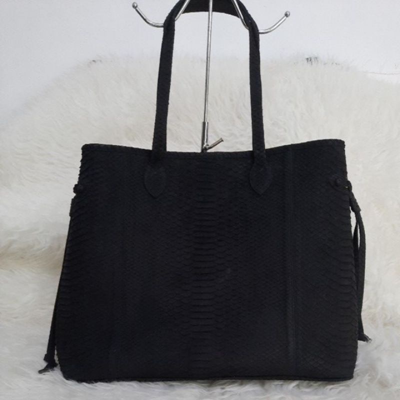 Preloved tote kulit ular asli brand Taxidermy