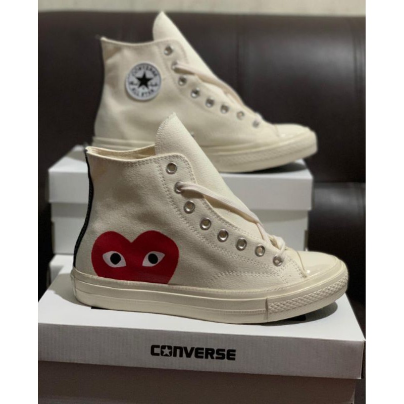 SEPATU CONVERSE LOVE TINGGI HITAM/PUTIH