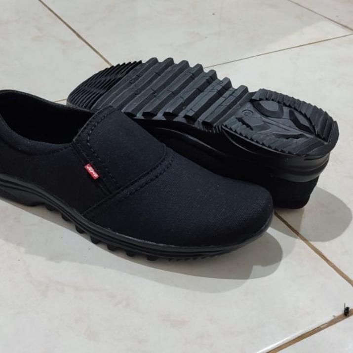 Paling Dicari Sepatu Slip On Laki Laki Dewasa Hitam Polos Casual Pria Tanpa Tali Terbaru Buat Kerja 