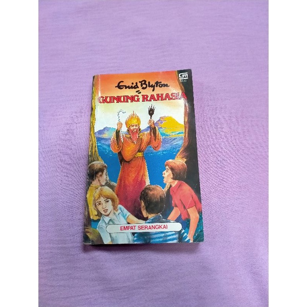 GUNUNG RAHASIA ENID BLYTON EMPAT SERANGKAI