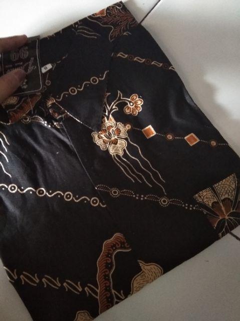 Kemeja Pria Lengan Panjang Mawar Hitam