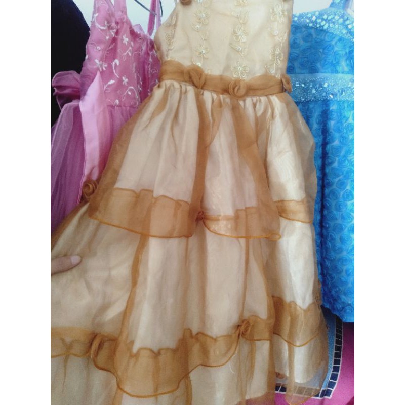 Preloved gaun anak gold