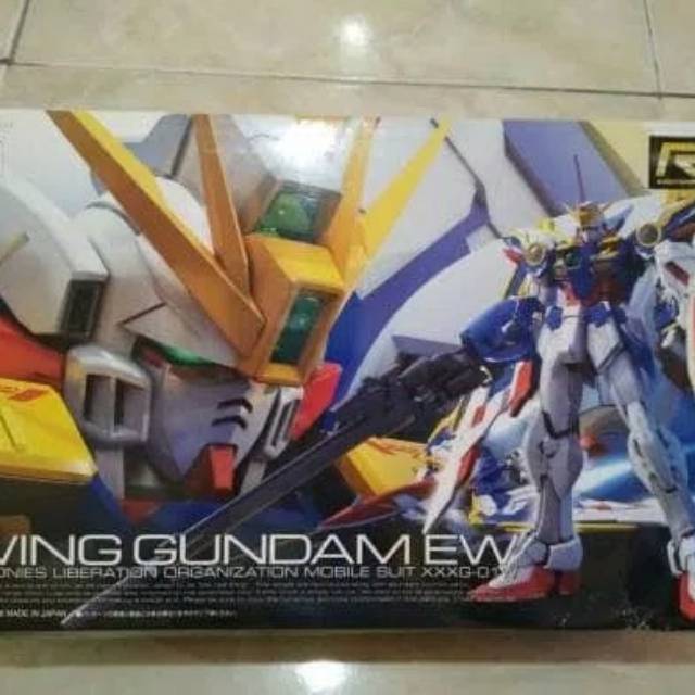 Gundam RG 1/144 Wing Gundam Ew Bandai