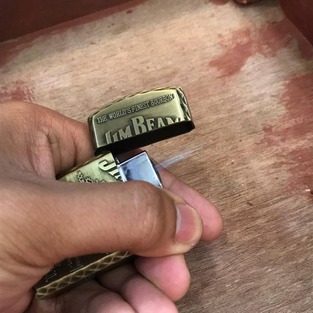 KOREK ZIPPO GAS API LAS MOTIF JIMBEAM DAN JACKDANIELS