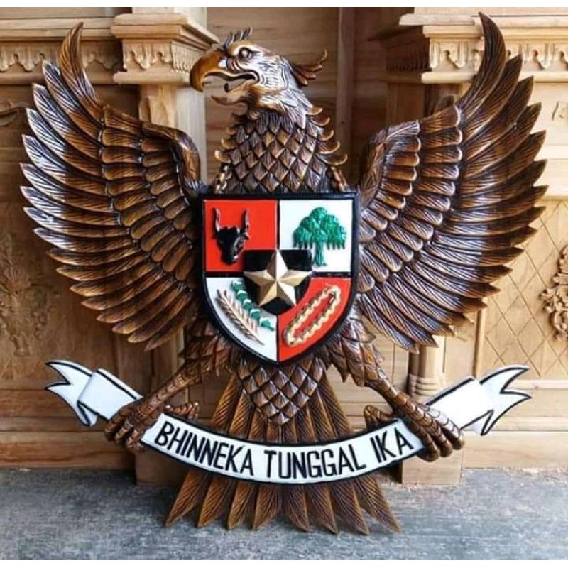 hiasan dinding burung Garuda jati