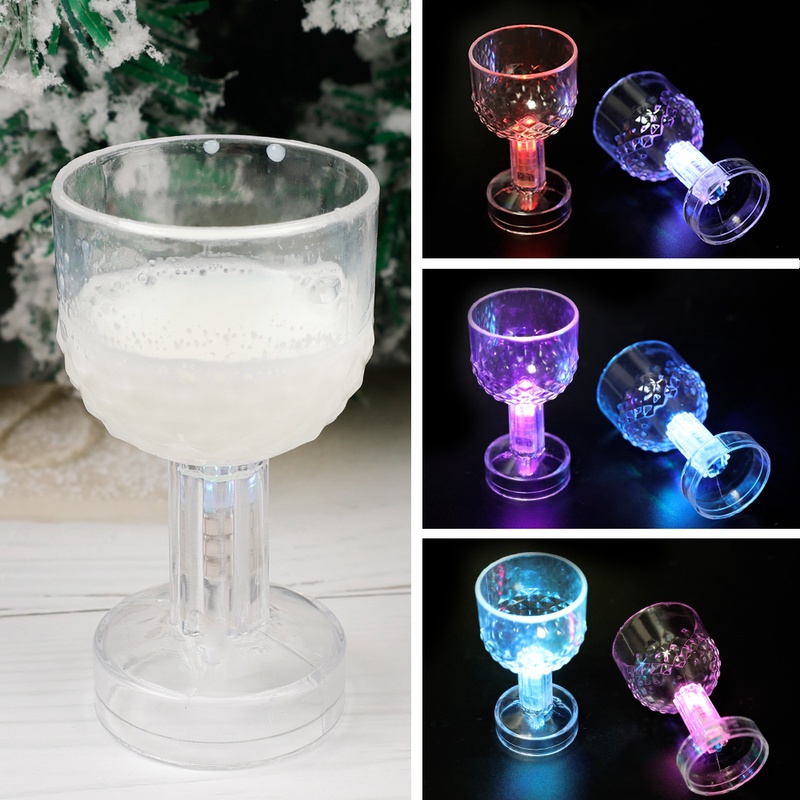 Cangkir Minum Bir Wiski Cocktail Bahan Plastik Dengan Lampu LED Warna-Warni Tenaga Baterai Ukuran 50ml