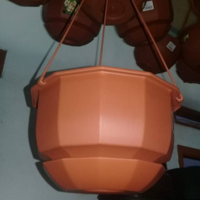 Pot gantung serbaguna warna coklat